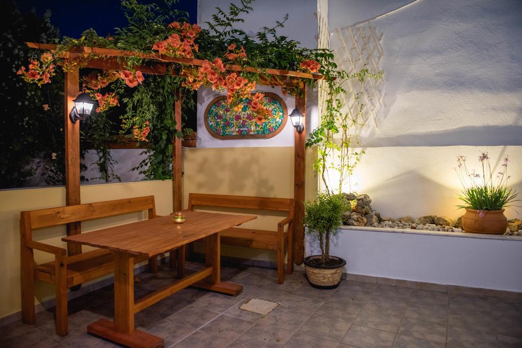Pantheon Deluxe Apartments Archangelos  Bagian luar foto