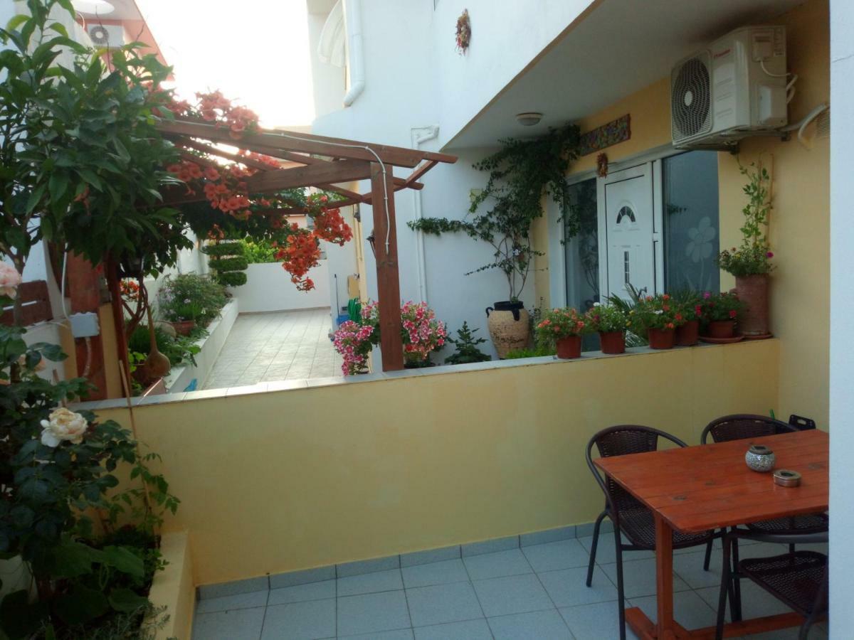 Pantheon Deluxe Apartments Archangelos  Bagian luar foto
